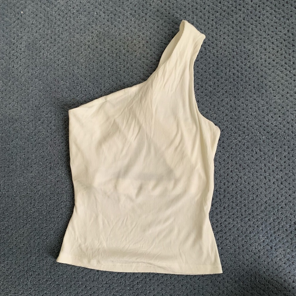 Small one shoulder top